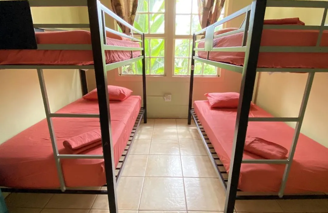 Banana Bungalow Maui Hostel-1